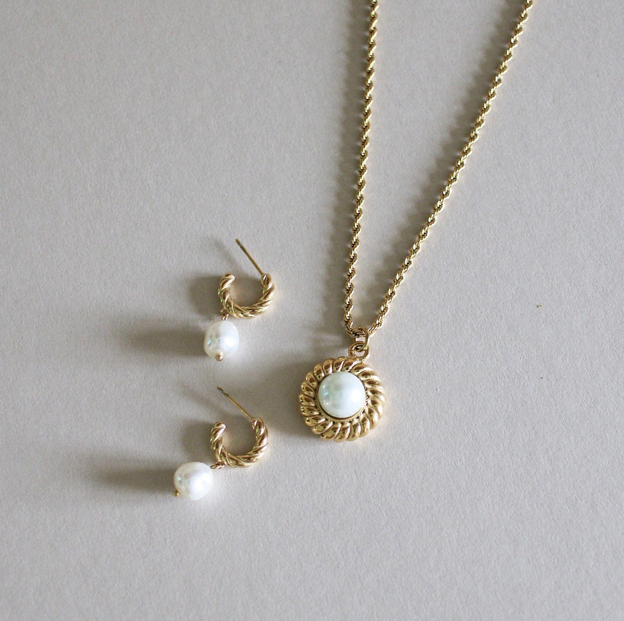 Eloise Pearl Necklace & Earrings Set